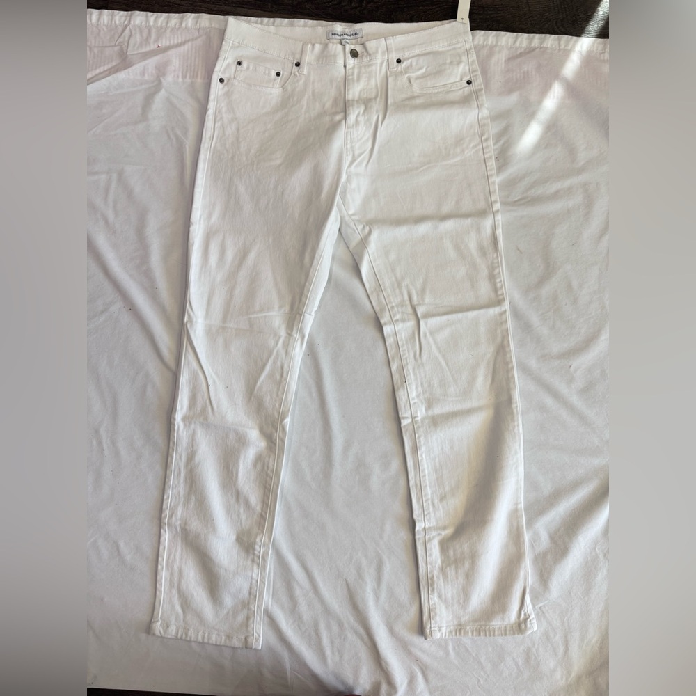 White Straight-Leg Jeans with Smooth Denim 3
